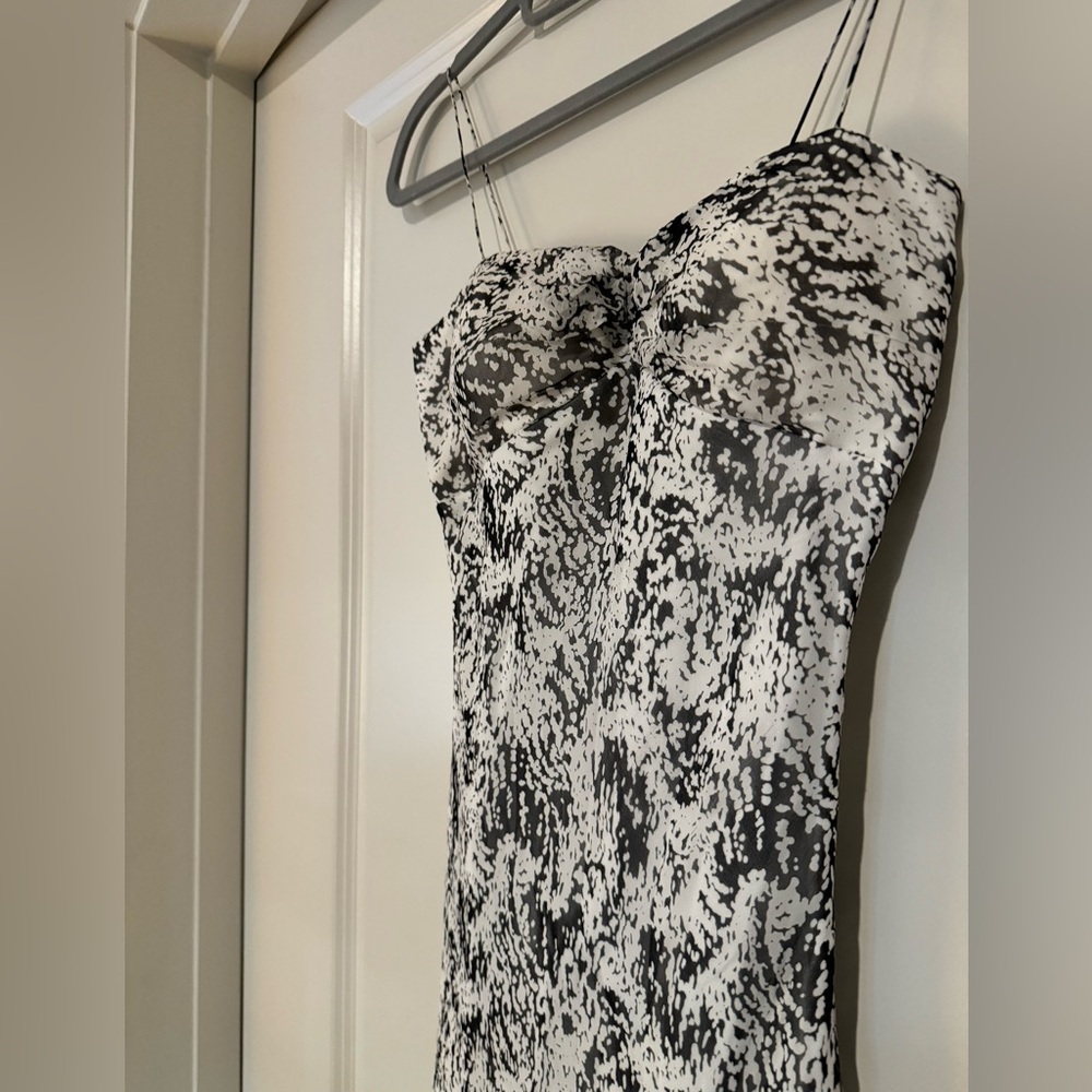 White House Black Market Y2K Silk Slip Dress Asymmetrical Black White Sz 0 EUC - Picture 3 of 6